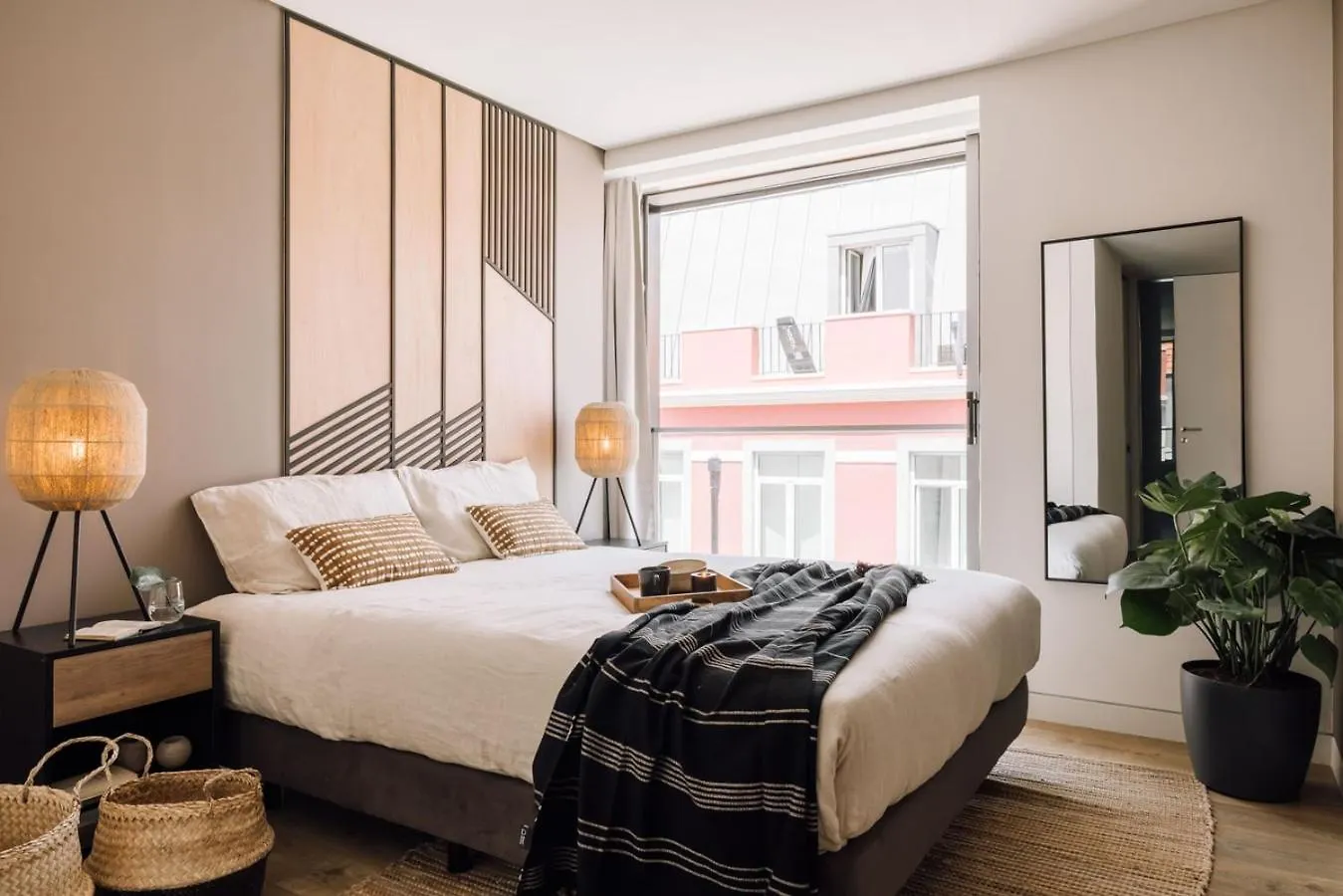 Rundi - 2 Bedrooms In Santo Antonio Lisbon 0*,